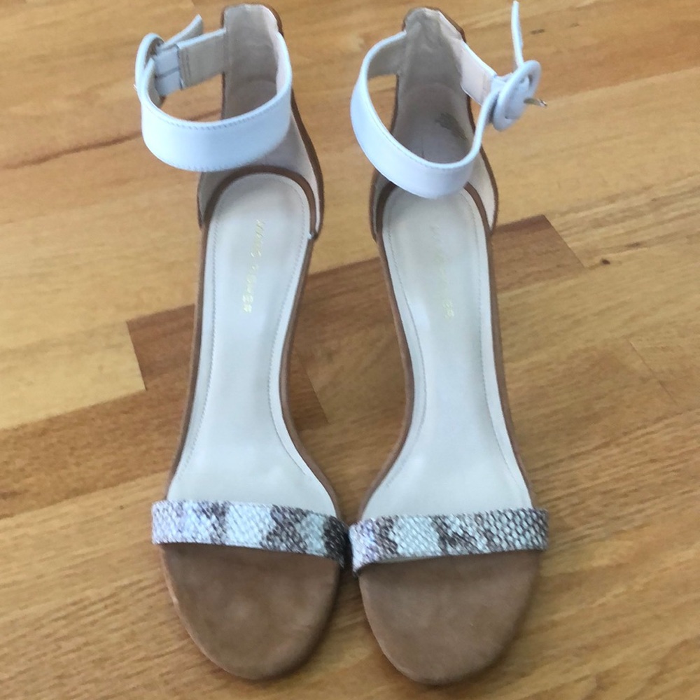 Gorgeous Marc Fisher Heels